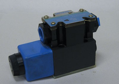 M02-0297 Directional Control Valve, Single Solenoid, D03