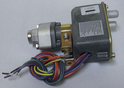 M03-0013 Pressure Switch, Single